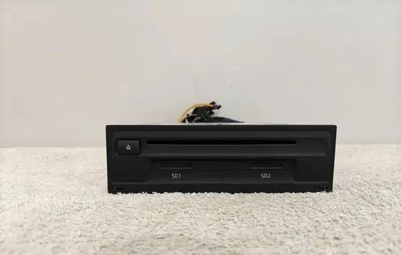 Radio/CD/DVD/GPS head unit