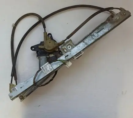 Mercedes-Benz Vito Viano W639 Front door window regulator with motor 0130821940 A6395406909