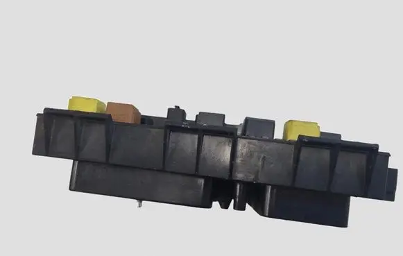 Opel Zafira B Fuse module 13206754 5DK00866838