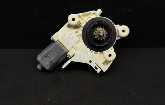 Ford Focus Front door window regulator motor 4M5T14553