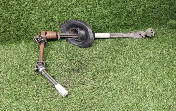Volkswagen Touareg I Steering column universal joint 7L0419523