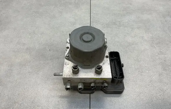 Nissan Pulsar ABS Pump 476603ZU0B