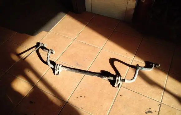 Front anti-roll bar/sway bar