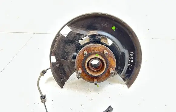 Opel Zafira C Front wheel hub 13248527