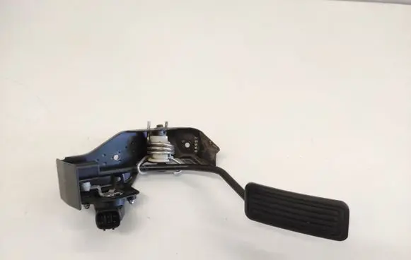 Toyota Avensis T250 Accelerator throttle pedal