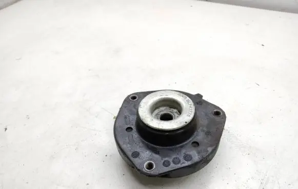 Volkswagen PASSAT B7 Front upper strut mount 