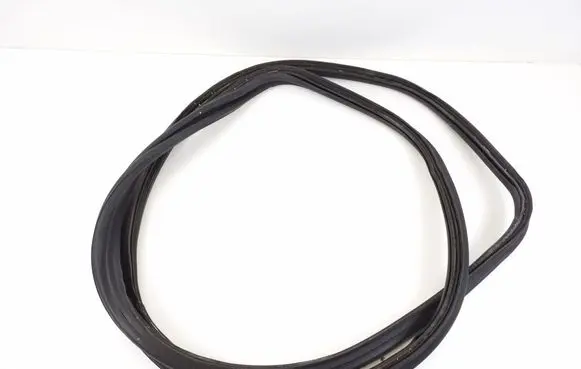 Mercedes-Benz E C207 W207 Trunk rubber seal (body) A2077500798
