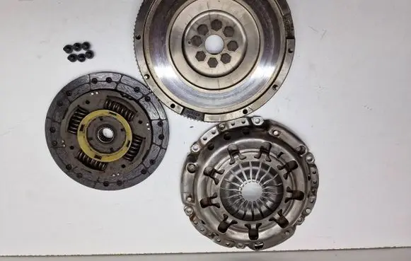 Ford Focus Clutch set kit C0584734 XC406375AC 47300