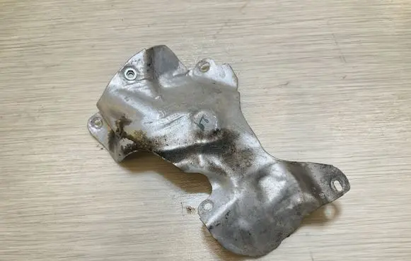 Volvo XC90 Heat shield in engine bay 31411165