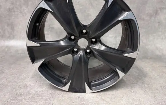 Seat Leon IV R19 alloy rim 