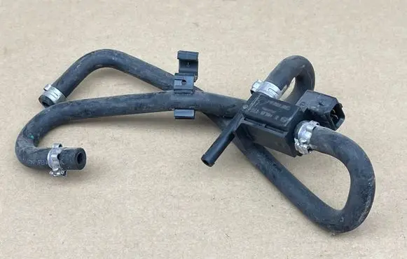 Renault Clio IV Vacuum valve 70134303 8200603558