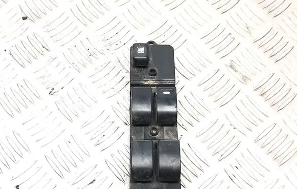 Mitsubishi Lancer X Electric window control switch 8608A160 C8DD640M
