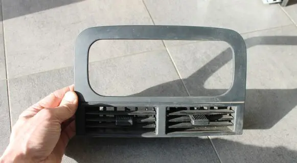 Jeep Cherokee Radio/GPS head unit trim 55116037