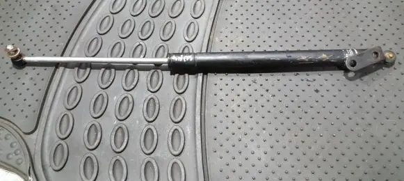Nissan Sunny Tailgate/trunk strut/damper