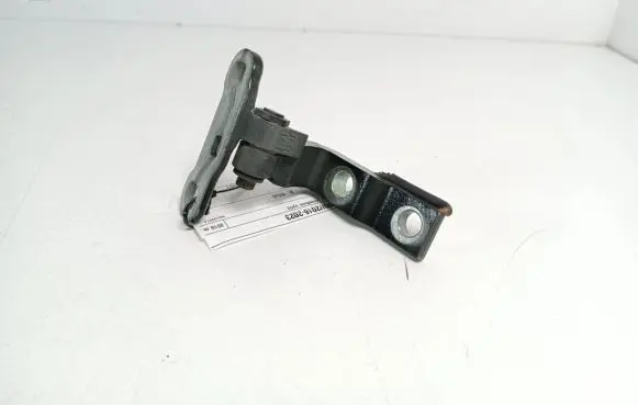 Volvo S90, V90 Front door upper hinge 31371553