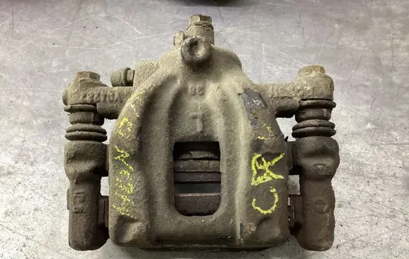 Honda CR-V Rear brake caliper