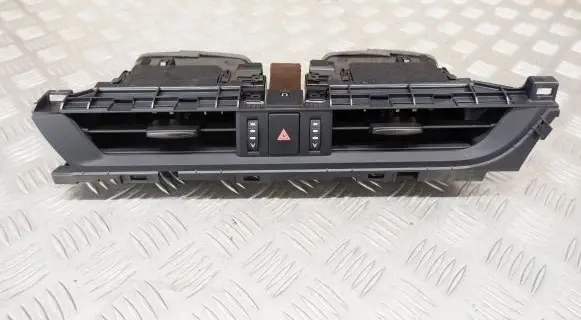 Lexus ES 250 - 300 - 330 Dash center air vent grill 5566033320