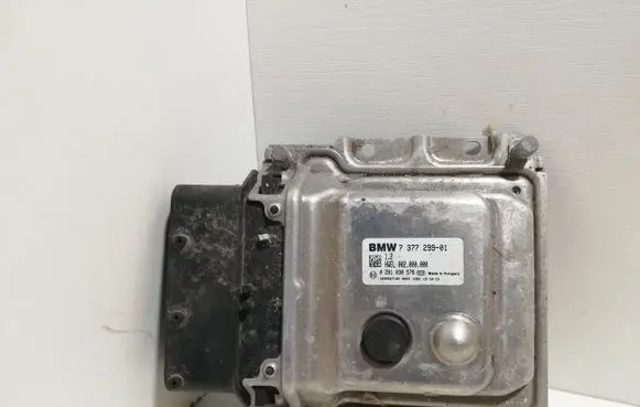 BMW X5 F15 Reducing agents exhaust control unit 737729901 0281030578