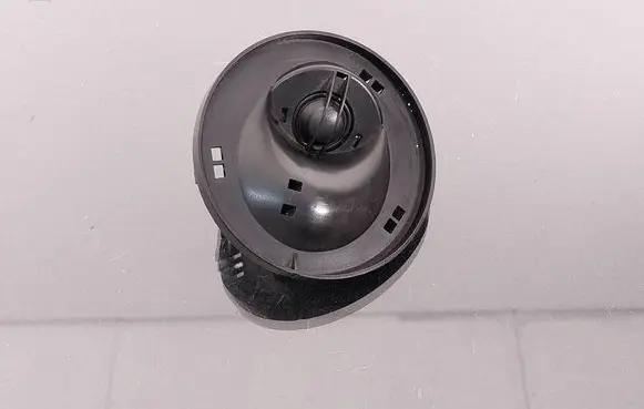 Front door high frequency speaker