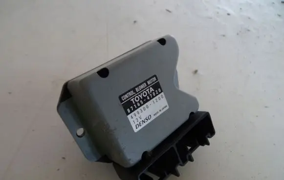 Toyota Prius (XW20) Heater blower motor/fan resistor 8716547020