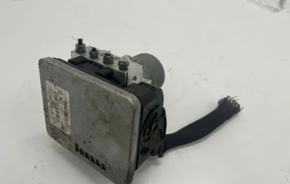 BMW 5 G30 G31 ABS Pump 6895455