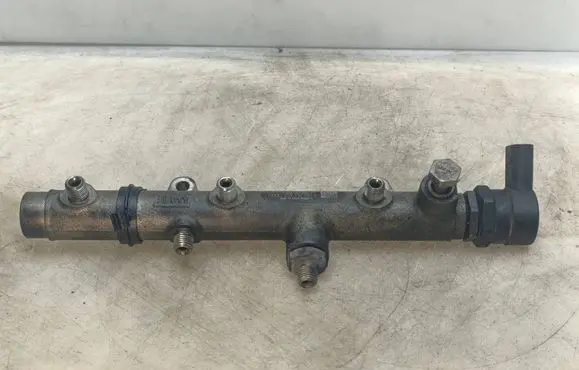 Volkswagen Touareg I Fuel pressure sensor 0281002665 F00R001823 059130090J