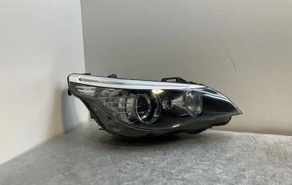 BMW 5 E60 E61 Headlight/headlamp 7044672