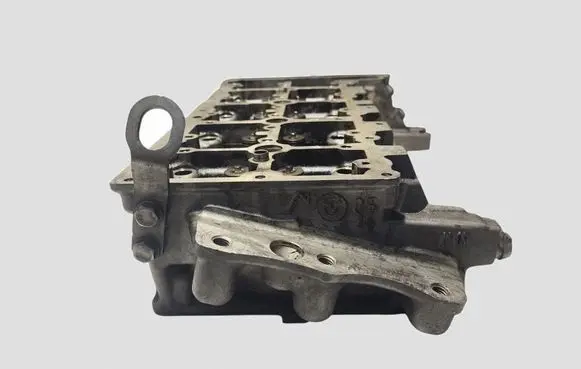 BMW 5 G30 G31 G38 Engine head