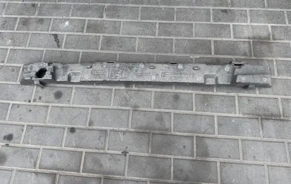 Audi A8 S8 D4 4H Front bumper foam support bar 4H0807694D