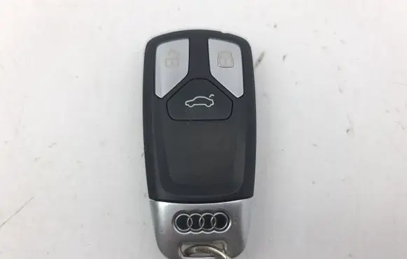 Audi A4 S4 B9 Ignition key/card 