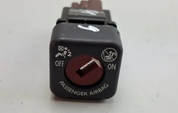 Peugeot 3008 II Passenger airbag on/off switch 9641391277