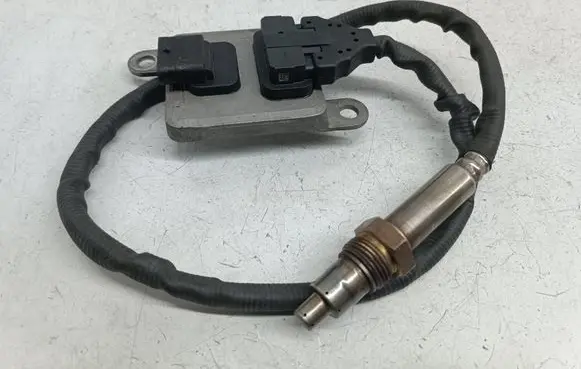 Mercedes-Benz C W205 Lambda probe sensor A0009058511 0009058511 A3C0067600609