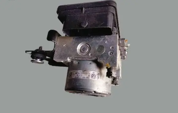 Renault Trafic III (X82) ABS Pump 476605919R