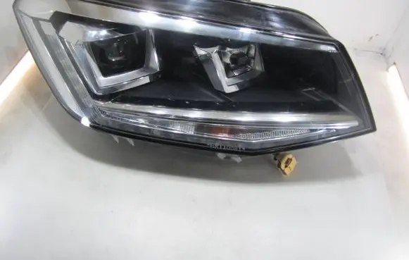 Volkswagen Caddy Headlight/headlamp 2K1941032A 1EL01228610