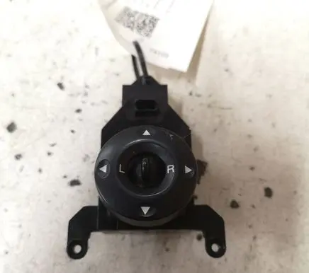 Hyundai Santa Fe Wing mirror switch 371480