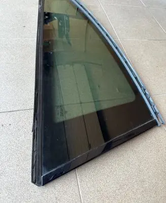 BMW M4 F82 F83 Rear side window 43R001090 E000184 028110000