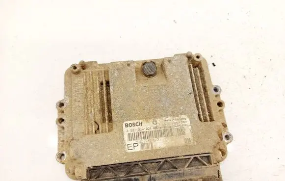 Opel Zafira B Engine control unit/module 0281014024