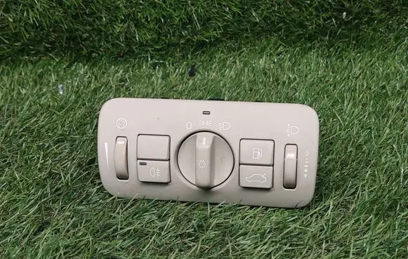 Volvo XC60 Light switch 30739421 04067313