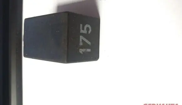 Volkswagen PASSAT B5 Other relay 3A0927181