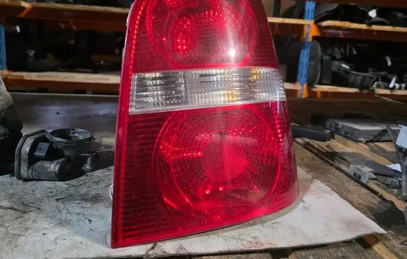 Volkswagen Touran I Rear/tail lights