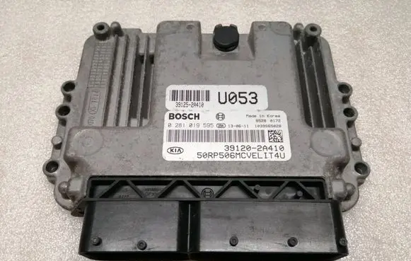 KIA Carens III Engine control unit/module 391202A410 391252A410 0281019595