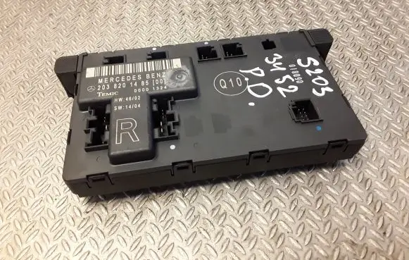 Mercedes-Benz C W203 Door control unit/module 2038201485 A2038201485