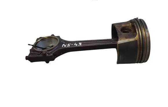 Volkswagen Golf V Piston with connecting rod 