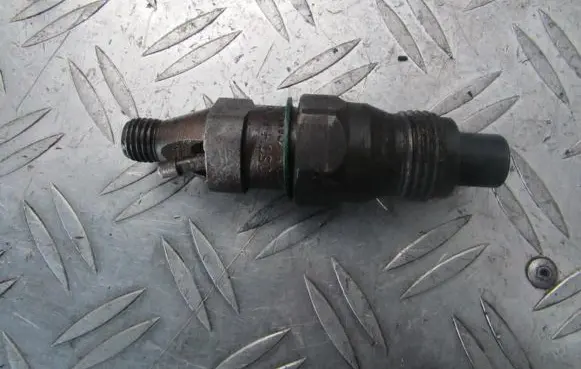 Peugeot 406 Fuel injector KCA17S42