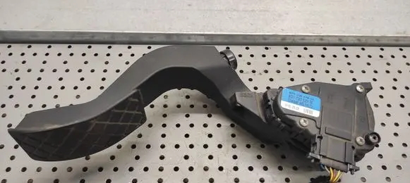 Audi A6 S6 C5 4B Accelerator throttle pedal 8D1723523M 6PV00837602