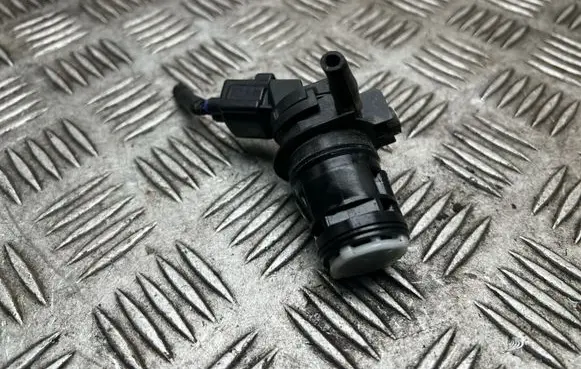 Toyota Prius+ (ZVW40) Windscreen/windshield washer pump 8533047010