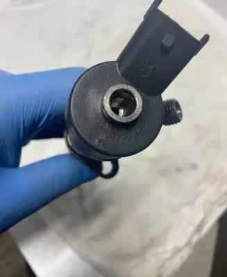 Peugeot 607 Fuel injector 9637277980