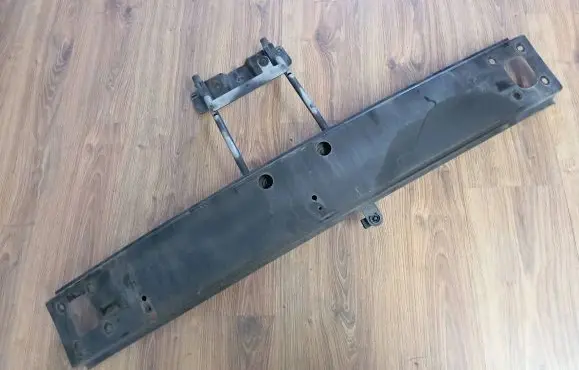 Cadillac SRX Front bumper mounting bracket