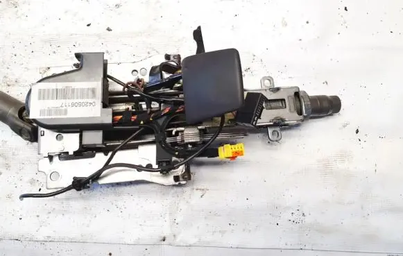 Volkswagen Touran I Steering wheel axle 0420506117