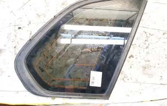 BMW X5 E70 Rear side window dot615m35vas2